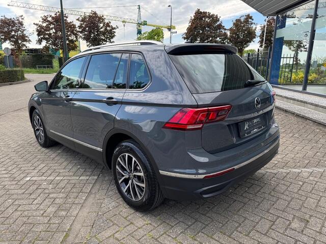Volkswagen TIGUAN 1.5 TSI ACT Comfortline Business | Autom | Trekhaak | Navi | LED | Cruise Contr.