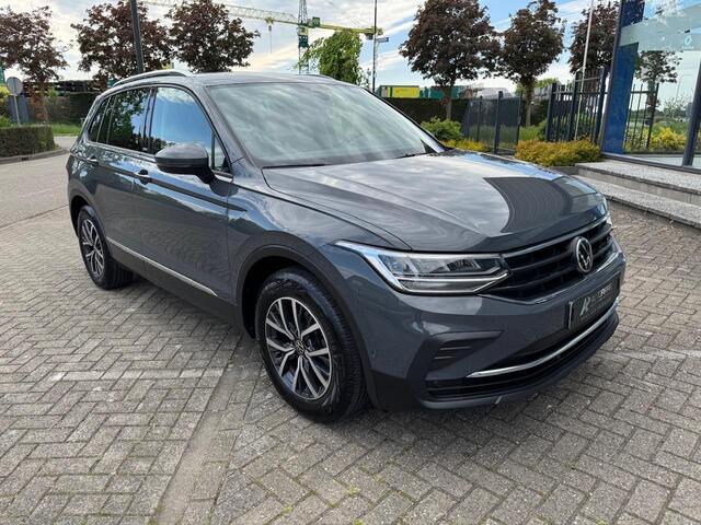 Volkswagen TIGUAN 1.5 TSI ACT Comfortline Business | Autom | Trekhaak | Navi | LED | Cruise Contr.