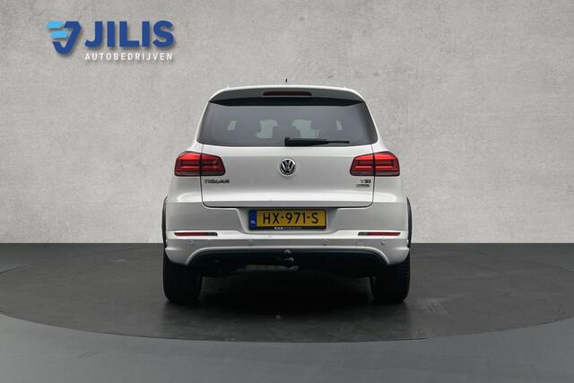 Volkswagen TIGUAN 1.4 TSI R-Line Edition | Elektrisch panoramadak | Bi-Xenon | Verwarmde sportstoelen | Trekhaak