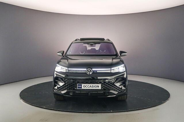Volkswagen TIGUAN R-Line Business 1.5 TSI eHybrid 272pk DSG Automaat Trekhaak, Black style, Panoramadak, Navigatie, Adaptive cruise control, 360 camera, Elektrische achterklep, Achteruitrijcamera