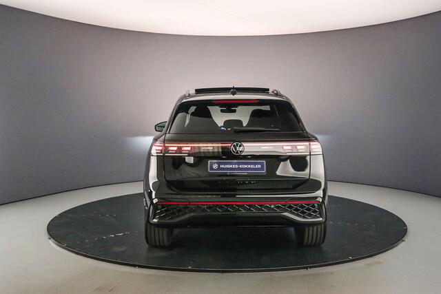 Volkswagen TIGUAN R-Line Business 1.5 TSI eHybrid 272pk DSG Automaat Trekhaak, Black style, Panoramadak, Navigatie, Adaptive cruise control, 360 camera, Elektrische achterklep, Achteruitrijcamera