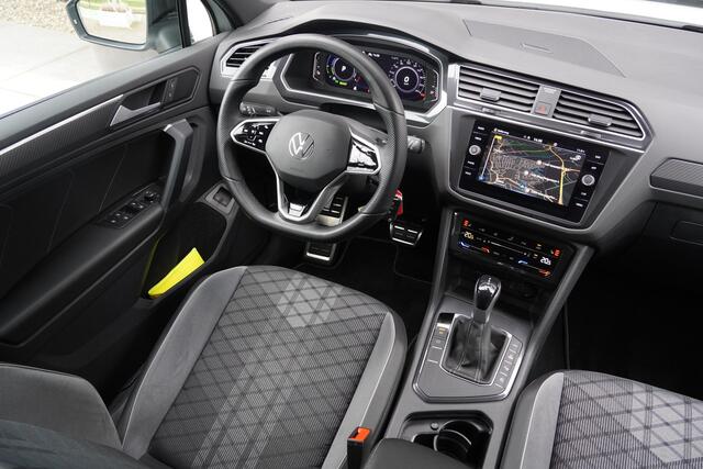 Volkswagen TIGUAN Volkswagen Tiguan 1.4TSI/245pk eHybrid R-Line Blackstyle|2022|Panoramadak|Trekhaak|MatrixLED|Virtual Cockpit|PDC+360Camera|Carplay/AndroidAuto