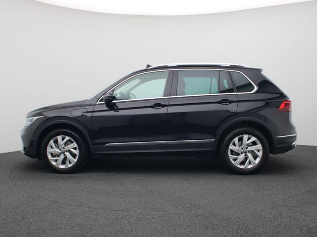 Volkswagen TIGUAN 1.4 TSI eHybrid Elegance 245PK DSG Matrix Led, adaptive cruise met travel assist, schuif-kanteldak, achteruitrijcamera, elek. bedienbare achterklep, 18" lichtmetaal