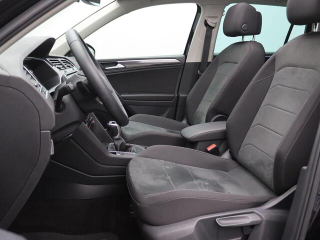 Volkswagen TIGUAN 1.4 TSI eHybrid Elegance 245PK DSG Matrix Led, adaptive cruise met travel assist, schuif-kanteldak, achteruitrijcamera, elek. bedienbare achterklep, 18" lichtmetaal