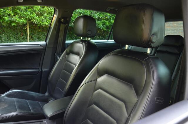 Volkswagen TIGUAN 1.5 TSI R-Line Business+ Automaat/Navi/Pdc/Ecc/Led/Virtual dashboard/Achteruitrijcamera/Cr-Controle/19-Inch Lmv/Trekhaak elektrisch uitklapbaar/Matrix ('IQ Light')