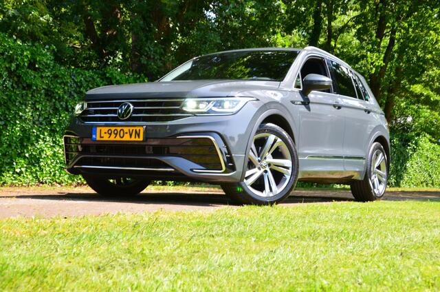 Volkswagen TIGUAN 1.5 TSI R-Line Business+ Automaat/Navi/Pdc/Ecc/Led/Virtual dashboard/Achteruitrijcamera/Cr-Controle/19-Inch Lmv/Trekhaak elektrisch uitklapbaar/Matrix ('IQ Light')
