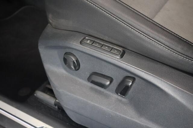 Volkswagen TIGUAN 2.0 TDI R-Line 4x4 | Panoramadak | 7 personen | virtual cockpit