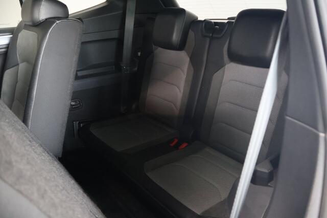 Volkswagen TIGUAN 2.0 TDI R-Line 4x4 | Panoramadak | 7 personen | virtual cockpit