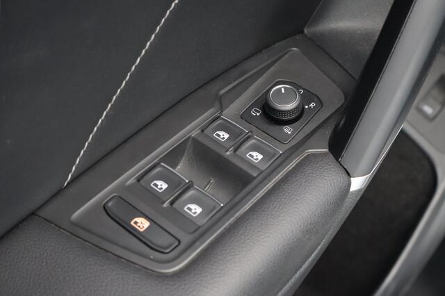 Volkswagen TIGUAN 2.0 TDI R-Line 4x4 | Panoramadak | 7 personen | virtual cockpit