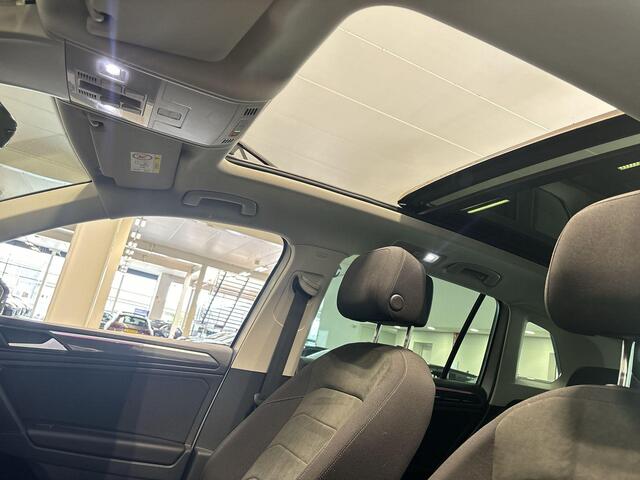 Volkswagen TIGUAN 1.4 Tsi 245pk DSG eHybrid Elegance · Panoramadak · Camera · Keyless · Apple/Android Car Play · Navi · P-Sensoren · 18'' Inch ·