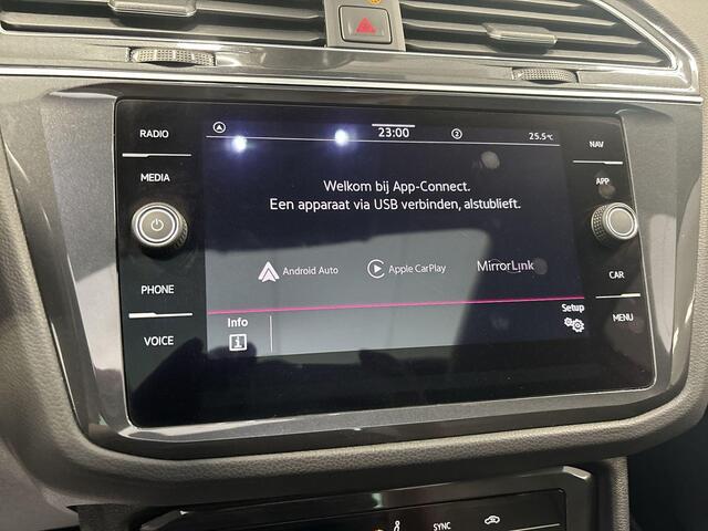 Volkswagen TIGUAN 1.4 Tsi 245pk DSG eHybrid Elegance · Panoramadak · Camera · Keyless · Apple/Android Car Play · Navi · P-Sensoren · 18'' Inch ·