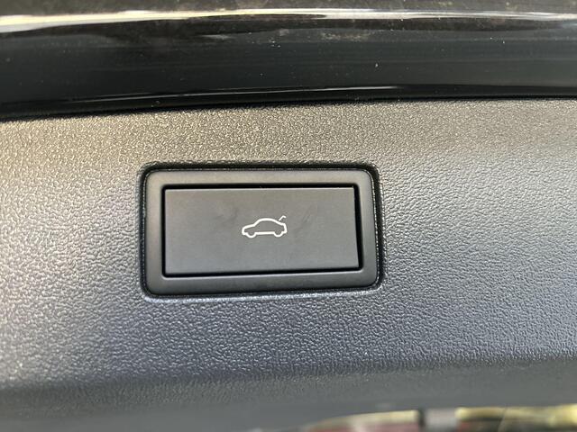 Volkswagen TIGUAN 1.5 eTsi 150pk DSG R-Line Edition · Panoramadak · 360 Camera · Apple/Android Car Play · Massage · IQ.Light · Elek. Achterklep · 19'' Inch · Garantie t/m 19-09-2026