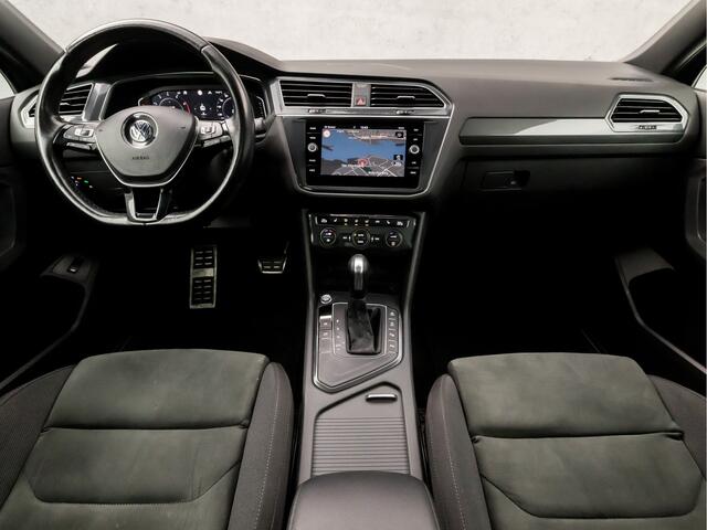 Volkswagen TIGUAN Allspace 1.5 TSI R-Line Sport 7 Persoons 150Pk Automaat (PANORAMADAK, VIRTUAL COCKPIT, APPLE CARPLAY, GROOT NAVI, CAMERA, SPORTSTOELEN, ZWART HEMEL, ADAPTIVE CRUISE, LED KOPLAMPEN, KEYLESS, NIEUWE APK, NIEUWSTAAT)
