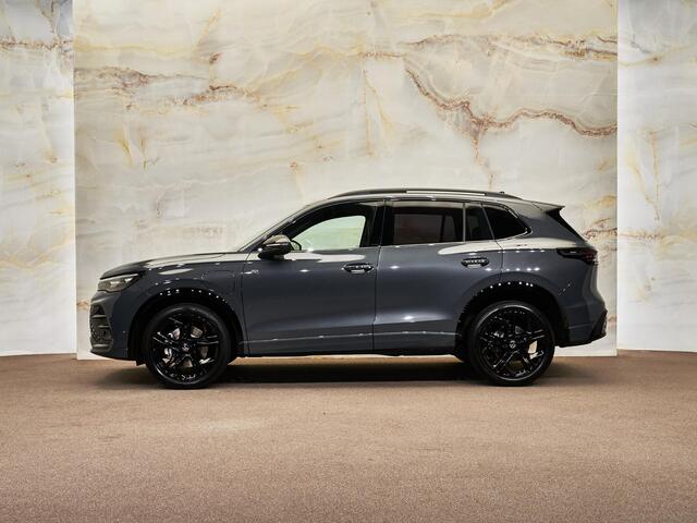 Volkswagen TIGUAN 1.5 eHybrid R-Line, 20", pano, massage, ACC, DCC, IQ.Light, Black Style, tr.haak
