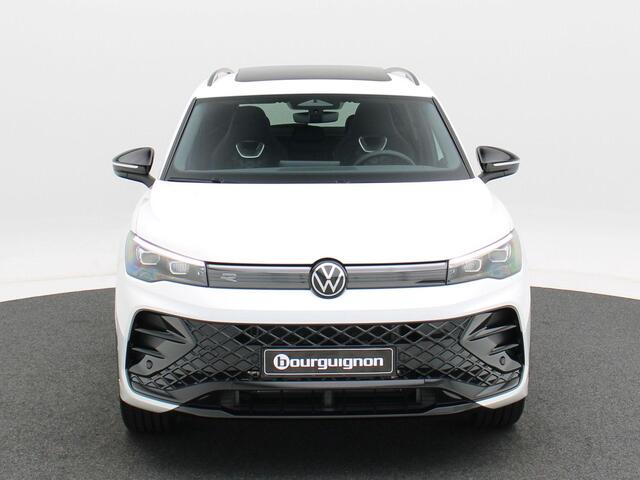 Volkswagen TIGUAN R-Line-Edition 1.5 eHybrid | 204 PK | Trekhaak | Ergonomische Voorstoelen | Stoelmassage | Black Style Pakket |