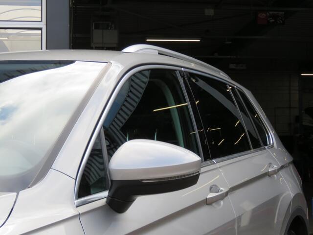 Volkswagen TIGUAN 1.4 TSI CON. SERIES / Led / Navi / Wegklap.haak / BOVAG garantie