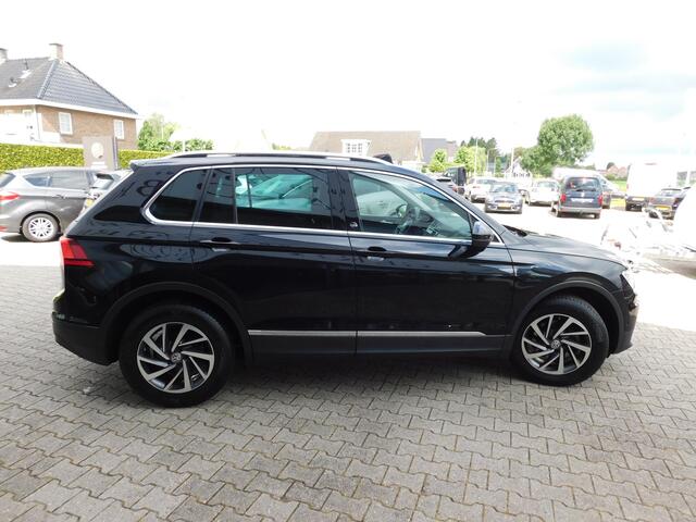 Volkswagen TIGUAN 1.4 TSI/DSG, Led, Panodak, Trekhaak, Virtual cockpit enz enz .