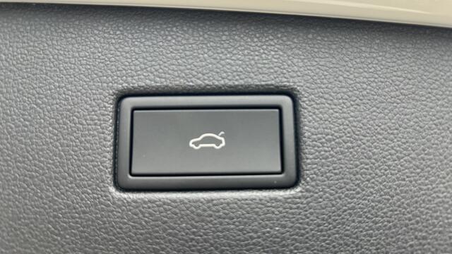 Volkswagen TIGUAN 1.4 TSI eHy R-Line | Navi | Camera | Stoelverwarming