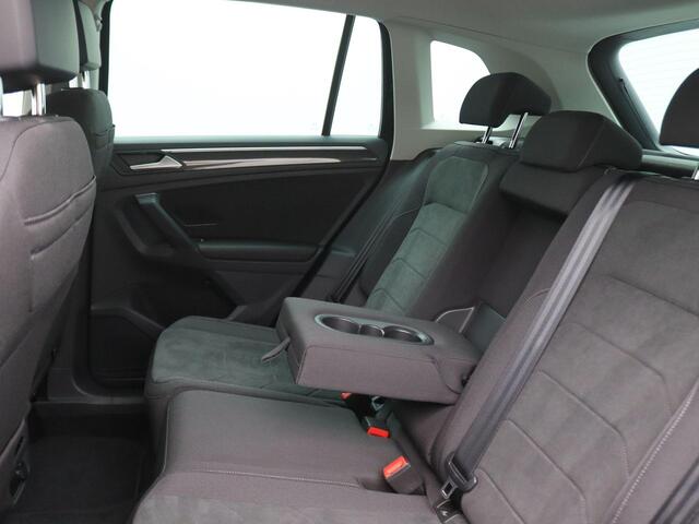 Volkswagen TIGUAN 1.4 TSI PHEV Life Business 360 graden camera, Elek. achterklep, Adaptive Cruise Control, Ergo-active stoelen, Getint glas, Navigatie