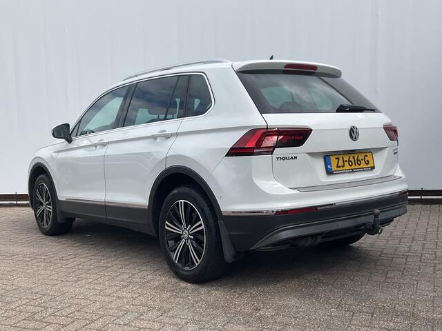 Volkswagen TIGUAN 2.0 TDI 150pk Aut7 Highline 4Motion Pano Trekhaak 4x4 Virtual Cock