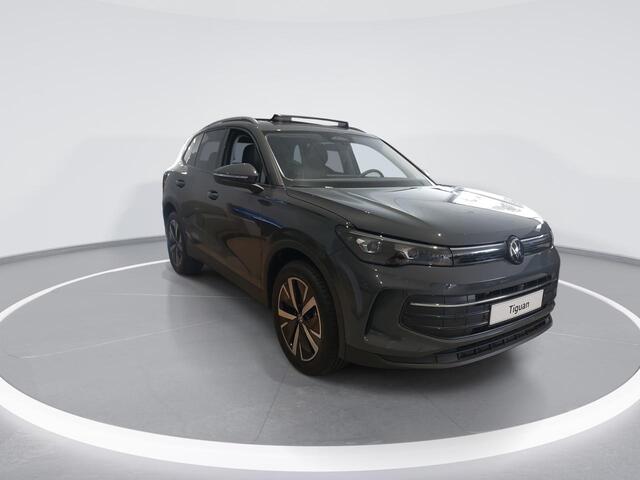 Volkswagen TIGUAN Life Edition 1.5 eHybrid 150 kW / 204 PK SUV 6 ver Panordamadak l 19" Catania l Led Matrix IQ Light
