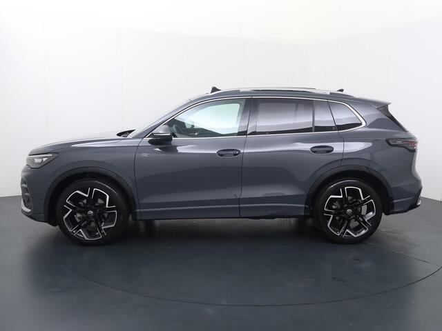 Volkswagen TIGUAN 1.5 eTSI R-Line Business | 150 PK | Automaat | Trekhaak | Panoramadak | Stoelverwarming | Sportstoelen