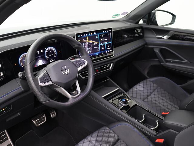 Volkswagen TIGUAN 1.5 eTSI R-Line Business | 150 PK | Automaat | Trekhaak | Panoramadak | Stoelverwarming | Sportstoelen