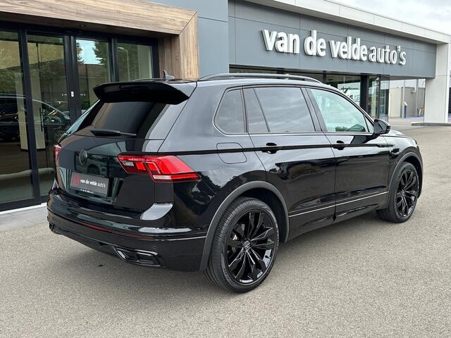 Volkswagen TIGUAN 1.5 TSI 150pk DSG R-Line | Black Style | Leder | Trekhaak | Harman/Kardon | 20 inch | Rijklaar incl. garantie