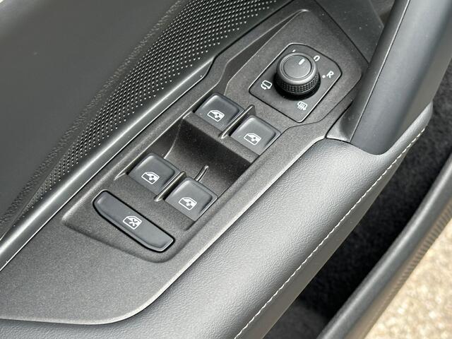 Volkswagen TIGUAN 1.5 eTSI Life | Trekhaak | Camera | Trekhaak | Dode hoek | Rijklaar incl. garantie
