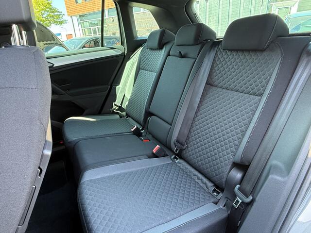 Volkswagen TIGUAN 1.5 TSI ACT HIGHLINE R LINE Business AUTOMAAT / TREKHAAK / NAVI / ADAPTIVE / CRUISE / CAMERA / PDC / LICHT & REGEN SENSOR / FULL LED