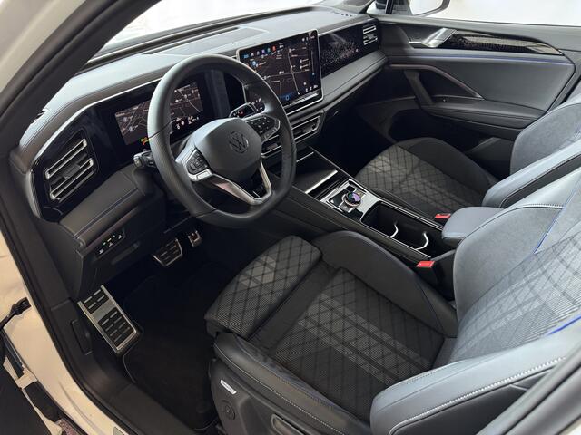 Volkswagen TIGUAN 1.5 eTSI R-LINE 3D LED GRILL 19''LMV ERGO.STOEL MASSAGE ELEK.KLEP DESIGN PACK STOEL/STUUR VERW TREKHAAK 09/2024 "Volkswagen rijden begint bij Topautos.nl - 75 topmodellen direct op voorraad!"