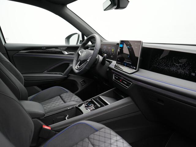 Volkswagen TIGUAN eHybrid R-Line Edition Plug In Hybrid 204pk Dealer O.H PHEV | Adaptive Cruise | 360 Camera | IQ Light | Alcantara Sportstoelen Massage | Apple Carplay | Travel Assist | Keyless | Sfeerverlichting | Navigatie | Virtual | DAB |
