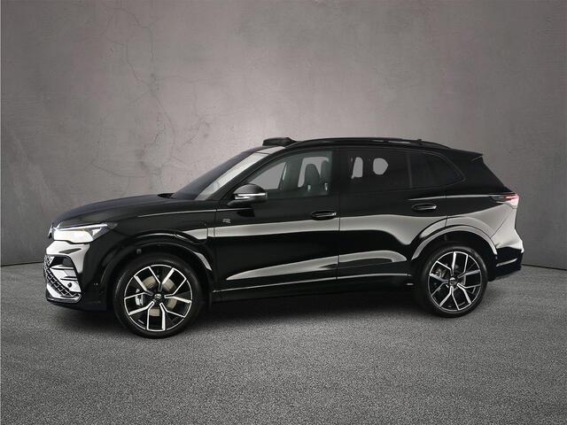 Volkswagen TIGUAN R-Line Edition 1.5 TSI eHybrid 272pk DSG Automaat Trekhaak, Black Style, Panoramadak, Adaptive cruise control, Achteruitrijcamera, Elektrische achterklep