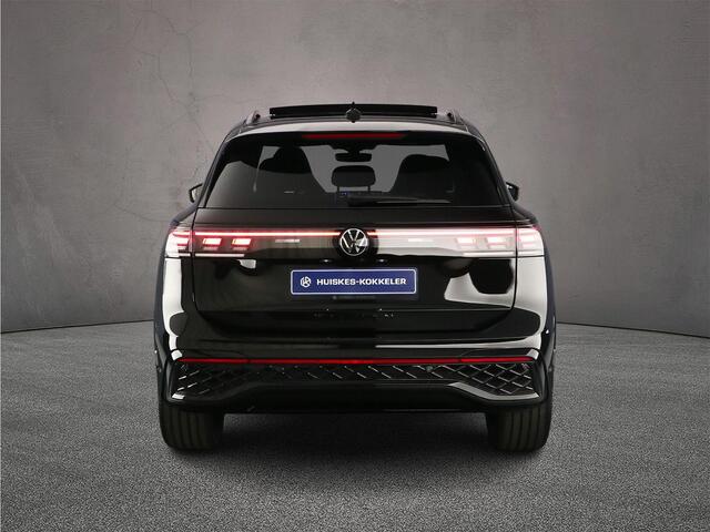 Volkswagen TIGUAN R-Line Edition 1.5 TSI eHybrid 272pk DSG Automaat Trekhaak, Black Style, Panoramadak, Adaptive cruise control, Achteruitrijcamera, Elektrische achterklep
