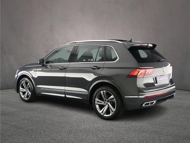 Volkswagen TIGUAN R-Line 1.5 TSI 150pk DSG Automaat Trekhaak, Lederen bekleding, Panoramadak, Adaptive cruise control, Elektrische achterklep, LED matrix koplampen