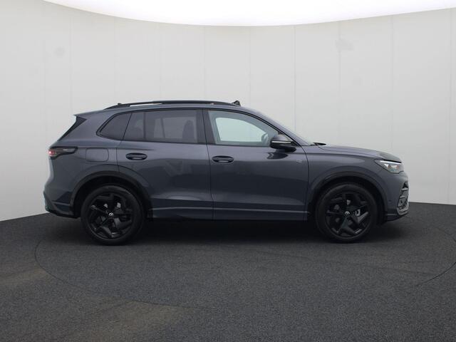 Volkswagen TIGUAN 1.5 eTSI 150PK R-Line Blackstyle DSG · Panoramadak · 360°Camera + Parkeersensoren · Massagefunctie · Head-Up Display · Garantie tot september 2026