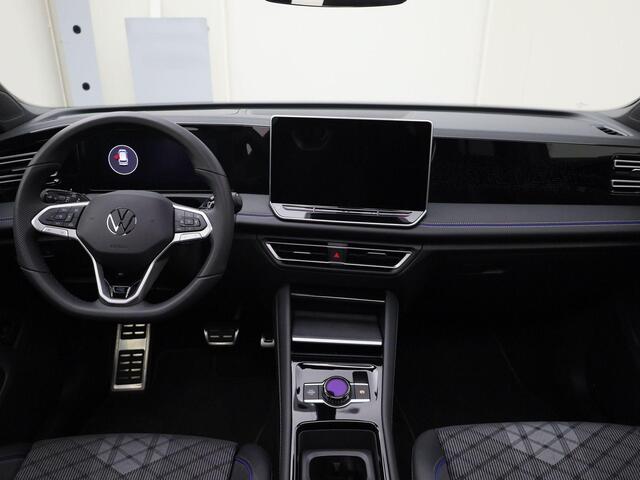Volkswagen TIGUAN 1.5 eTSI 150PK R-Line Blackstyle DSG · Panoramadak · 360°Camera + Parkeersensoren · Massagefunctie · Head-Up Display · Garantie tot september 2026