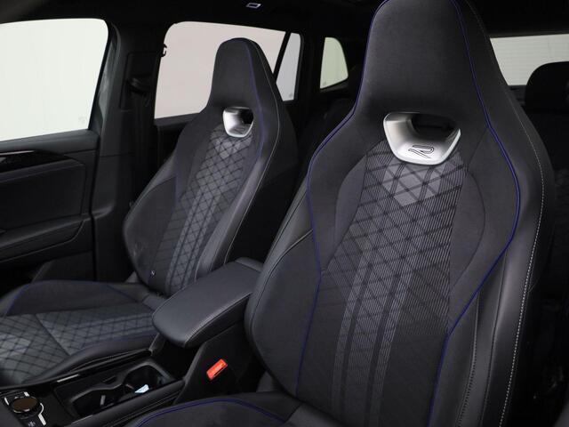 Volkswagen TIGUAN 1.5 eTSI 150PK R-Line Blackstyle DSG · Panoramadak · 360°Camera + Parkeersensoren · Massagefunctie · Head-Up Display · Garantie tot september 2026