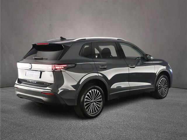 Volkswagen TIGUAN Life Edition 1.5 TSI eHybrid 204pk DSG Automaat Trekhaak, Achteruitrijcamera, Elektrische achterklep, Adaptive cruise control, LED koplampen, Verwarmde voorruit, Stoelverwarming