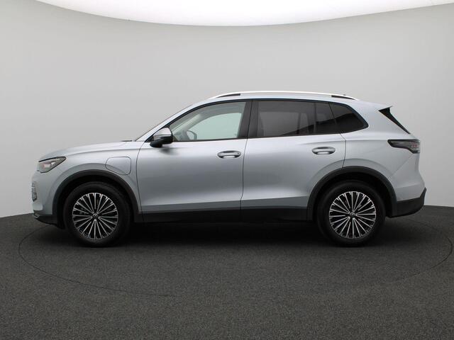 Volkswagen TIGUAN 1.5 eHybrid Life Edition 204PK DSG Trekhaak wegklapbaar, 18" Napoli, Harman & Kardon, Led Plus, Winterpakket plus, Elek. achterklep, Adaptive cruise control