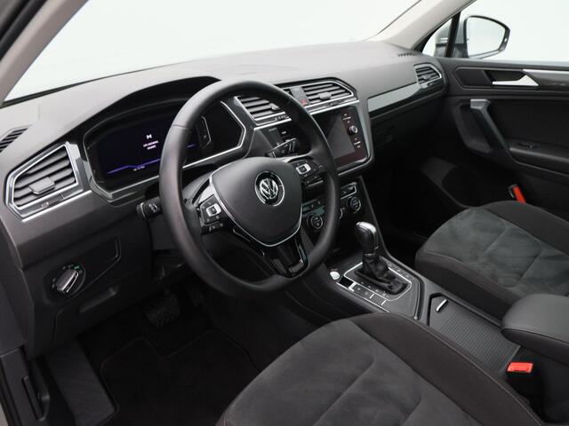 Volkswagen TIGUAN 1.5 TSi 150 Pk ACT Highline Automaat | 360° Camera | Trekhaak | Panorama Dak | Carplay | Climate Control | Stoel Verwarming | 18 Inch | 48.116 Km!