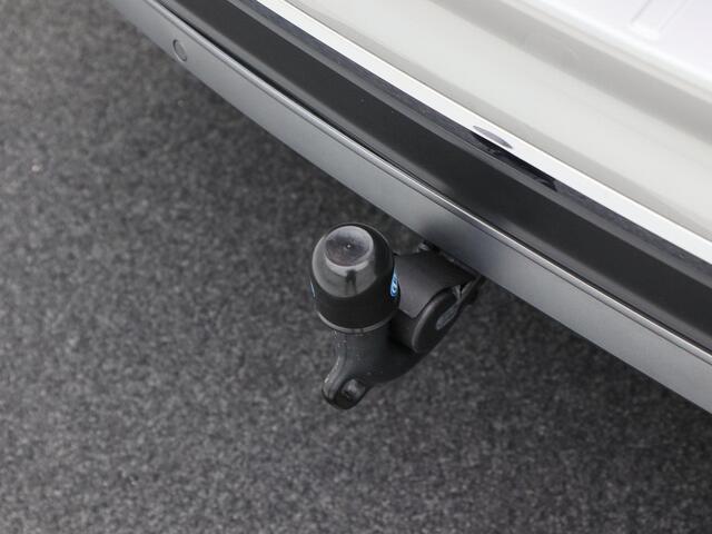 Volkswagen TIGUAN 1.5 TSi 150 Pk ACT Highline Automaat | 360° Camera | Trekhaak | Panorama Dak | Carplay | Climate Control | Stoel Verwarming | 18 Inch | 48.116 Km!