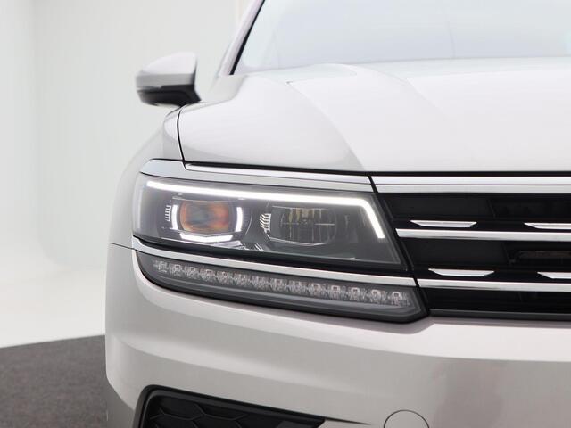 Volkswagen TIGUAN 1.5 TSi 150 Pk ACT Highline Automaat | 360° Camera | Trekhaak | Panorama Dak | Carplay | Climate Control | Stoel Verwarming | 18 Inch | 48.116 Km!