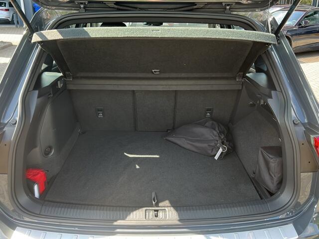 Volkswagen TIGUAN 1.4 TSI DSG R-LINE E-HYBRID NAVI/ACC/DCC/PDC/CARPLAY/STOEL-STUURVERW