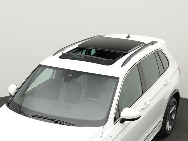 Volkswagen TIGUAN 1.4 TSI eHybrid 245 pk DSG R-Line Business | Panoramadak | IQ Light | Standkachel | Stoel-/stuurverwarming | Achteruitrijcamera | 19 inch
