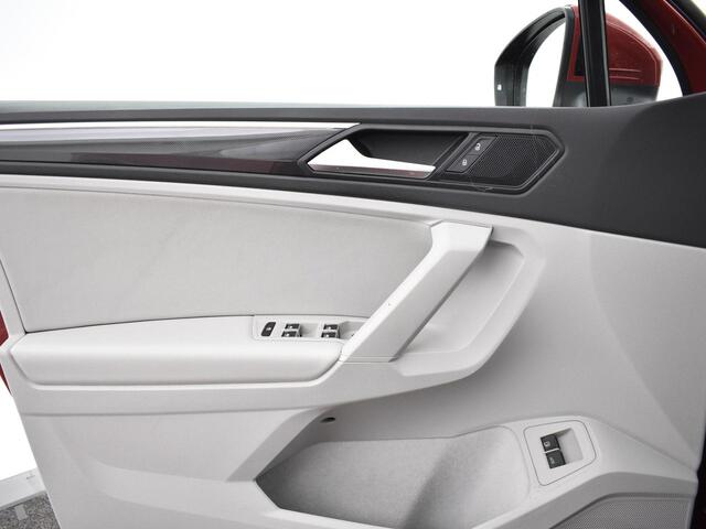 Volkswagen TIGUAN 1.4 Tsi 245pk DSG eHybrid Elegance · Panoramadak · Camera · Elek.Trekhaak · Elek. Achterklep · Keyless · 18'' Inch ·