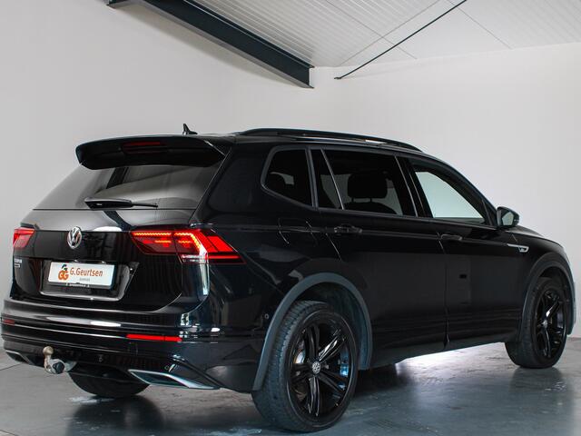 Volkswagen TIGUAN Allspace 1.5 TSI R-line, 7-Persoons, Blackstyle, Trekhaak, Panoramadak, LED,