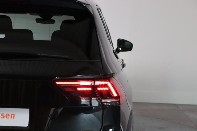 Volkswagen TIGUAN Allspace 1.5 TSI R-line, 7-Persoons, Blackstyle, Trekhaak, Panoramadak, LED,