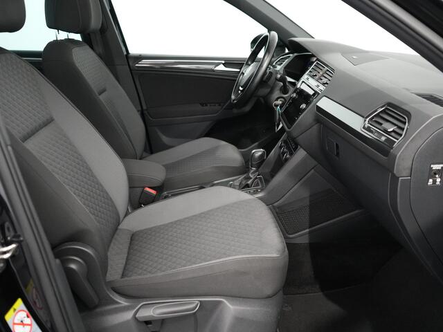 Volkswagen TIGUAN 1.4 TSI ACT Business Zwarte hemel | Trekhaak | ACC