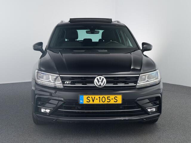 Volkswagen TIGUAN 1.4 TSI ACT Business Zwarte hemel | Trekhaak | ACC